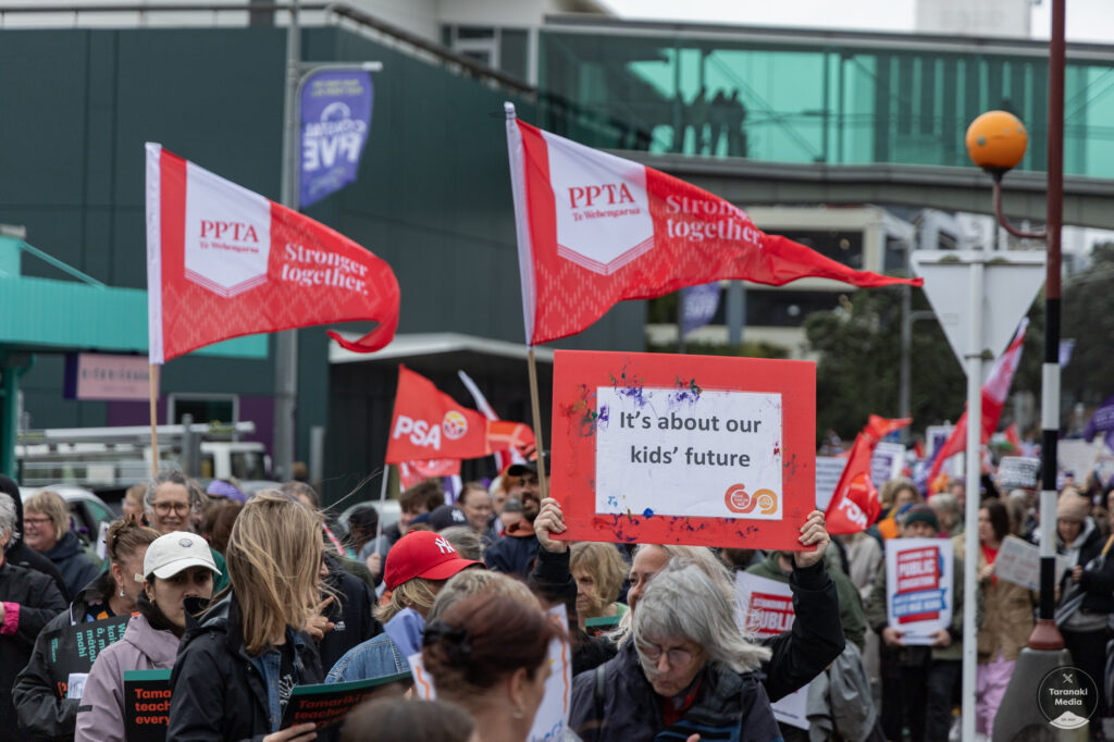 Watch: Hundreds of public service workers march New Plymouth CBD in "mega strike" - Taranaki Media img 4195 - Taranaki Media